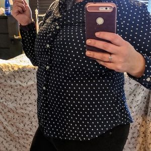Gap navy polkadot buttonup shirt